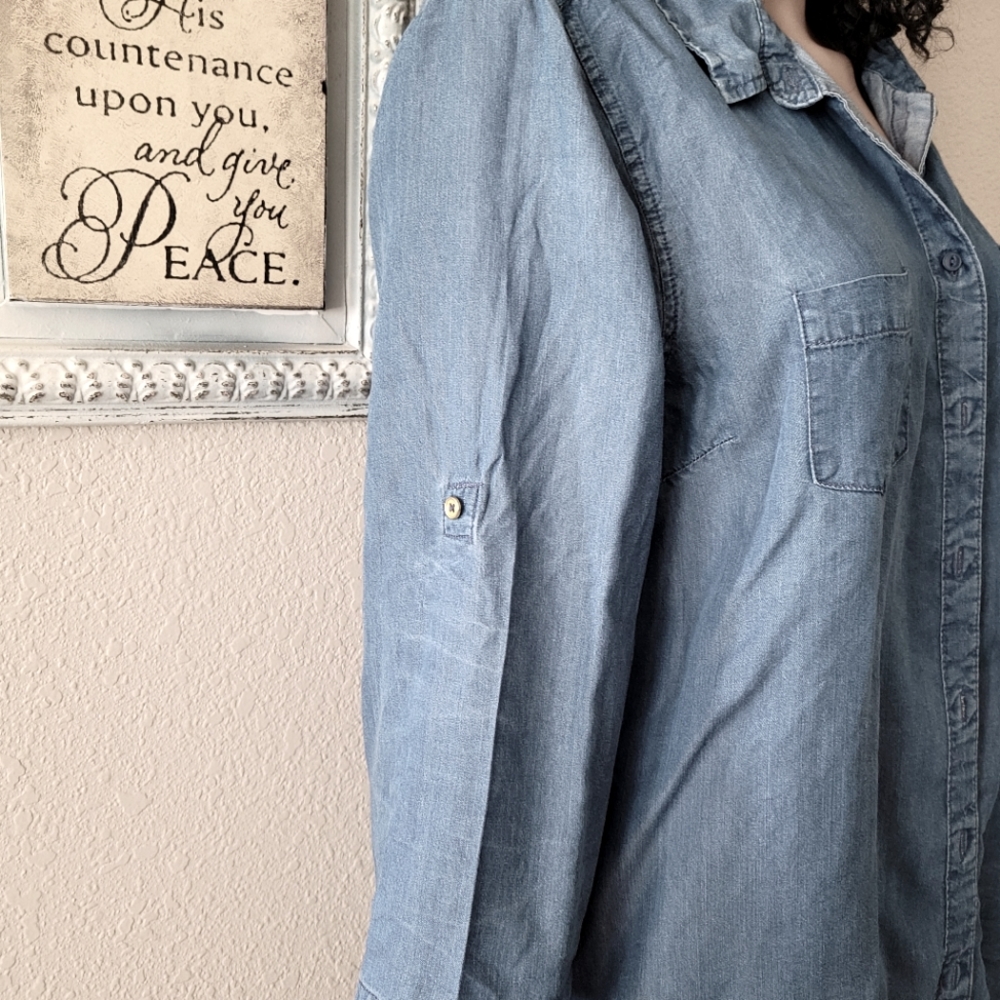 Button-up blouse